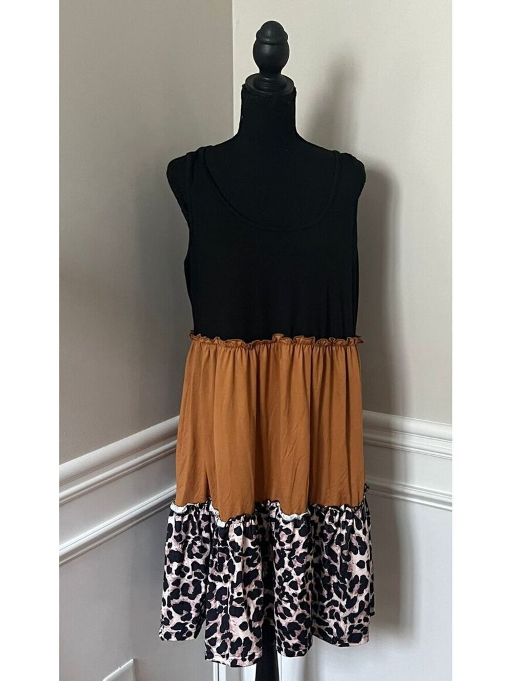 Women's  Tank Colorblock dress with a leopard print & ruffle hem, Size XL